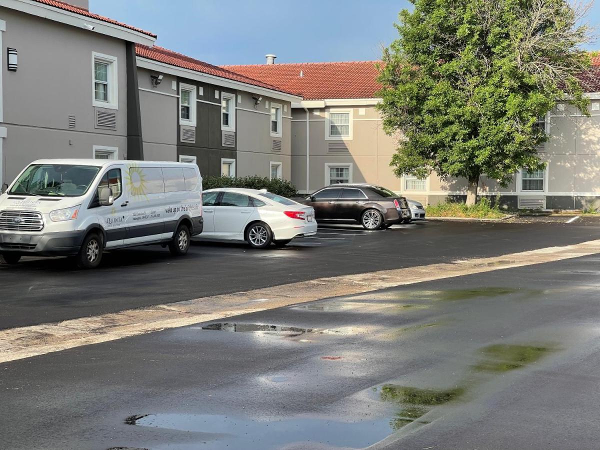 La Quinta Inn By Wyndham Indianapolis Airport Lynhurst Екстериор снимка