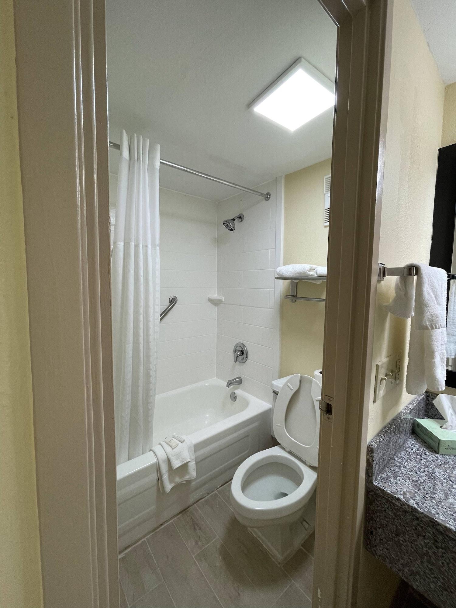 La Quinta Inn By Wyndham Indianapolis Airport Lynhurst Екстериор снимка