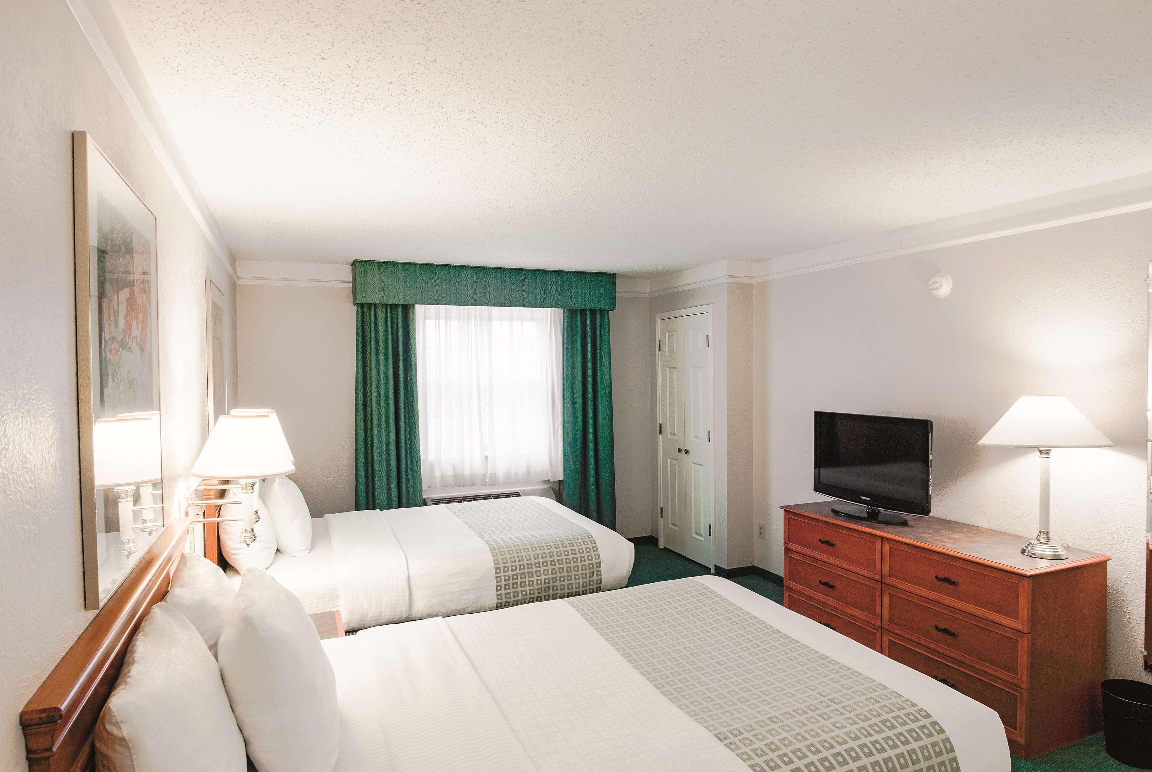La Quinta Inn By Wyndham Indianapolis Airport Lynhurst Екстериор снимка